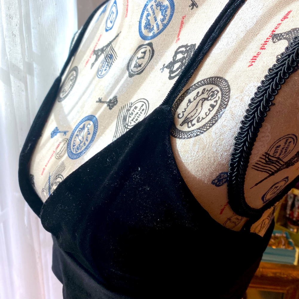 Black velvet tank top with elastic band on the back, Korea